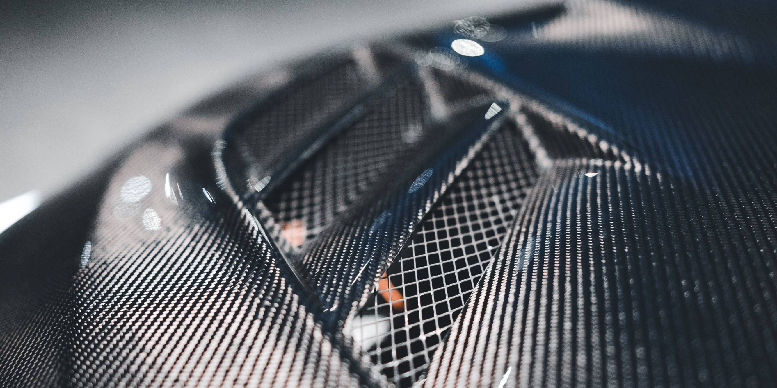 Dry Carbon vs. Wet Carbon Fiber