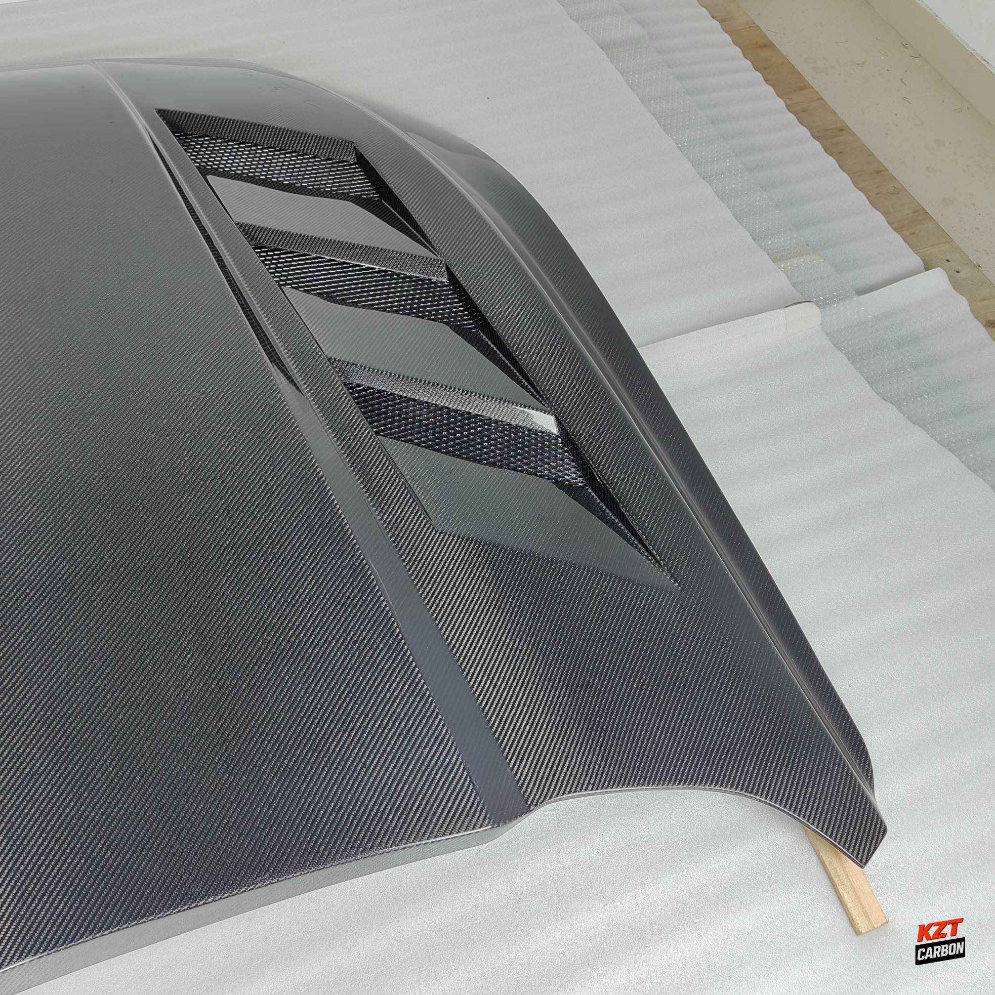 For Ford Mustang 2 Door 2018-23 Only Carbon MBJ Style Front Vented Cooling Hood