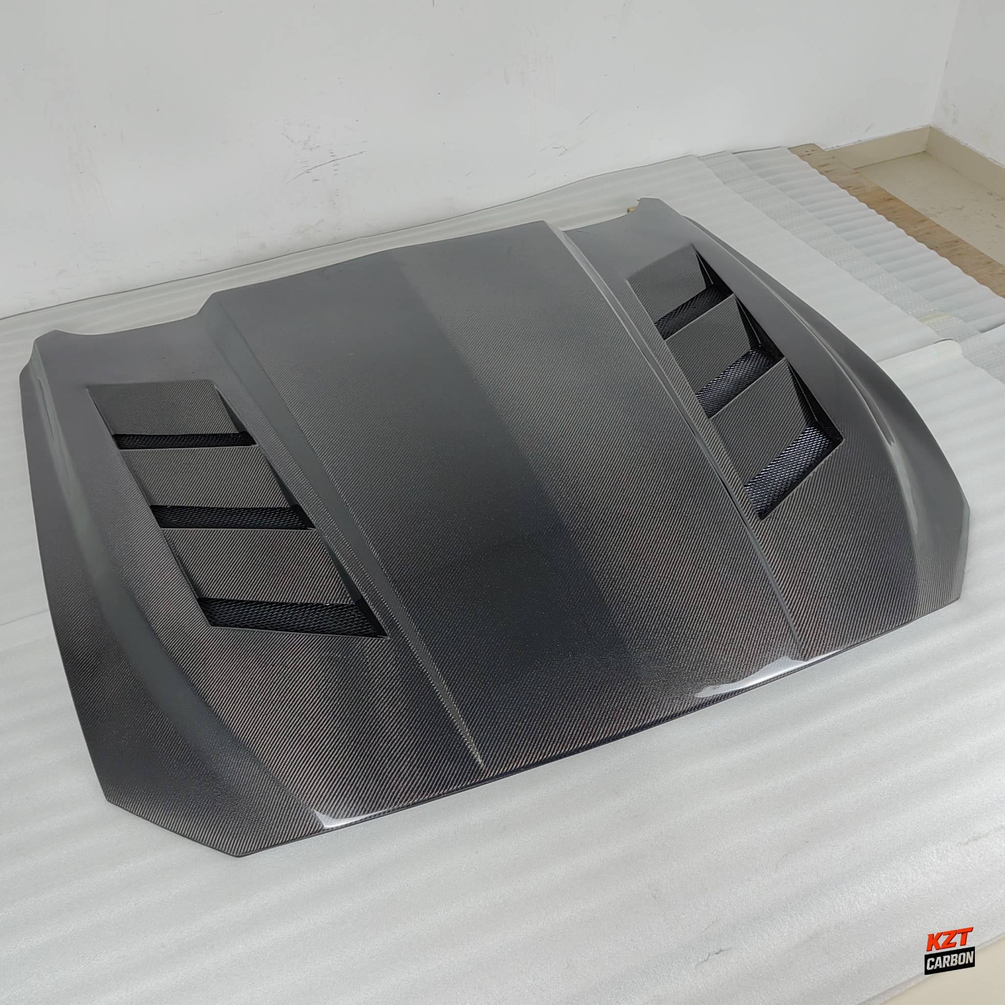 For Ford Mustang 2 Door 2018-23 Only Carbon MBJ Style Front Vented Cooling Hood