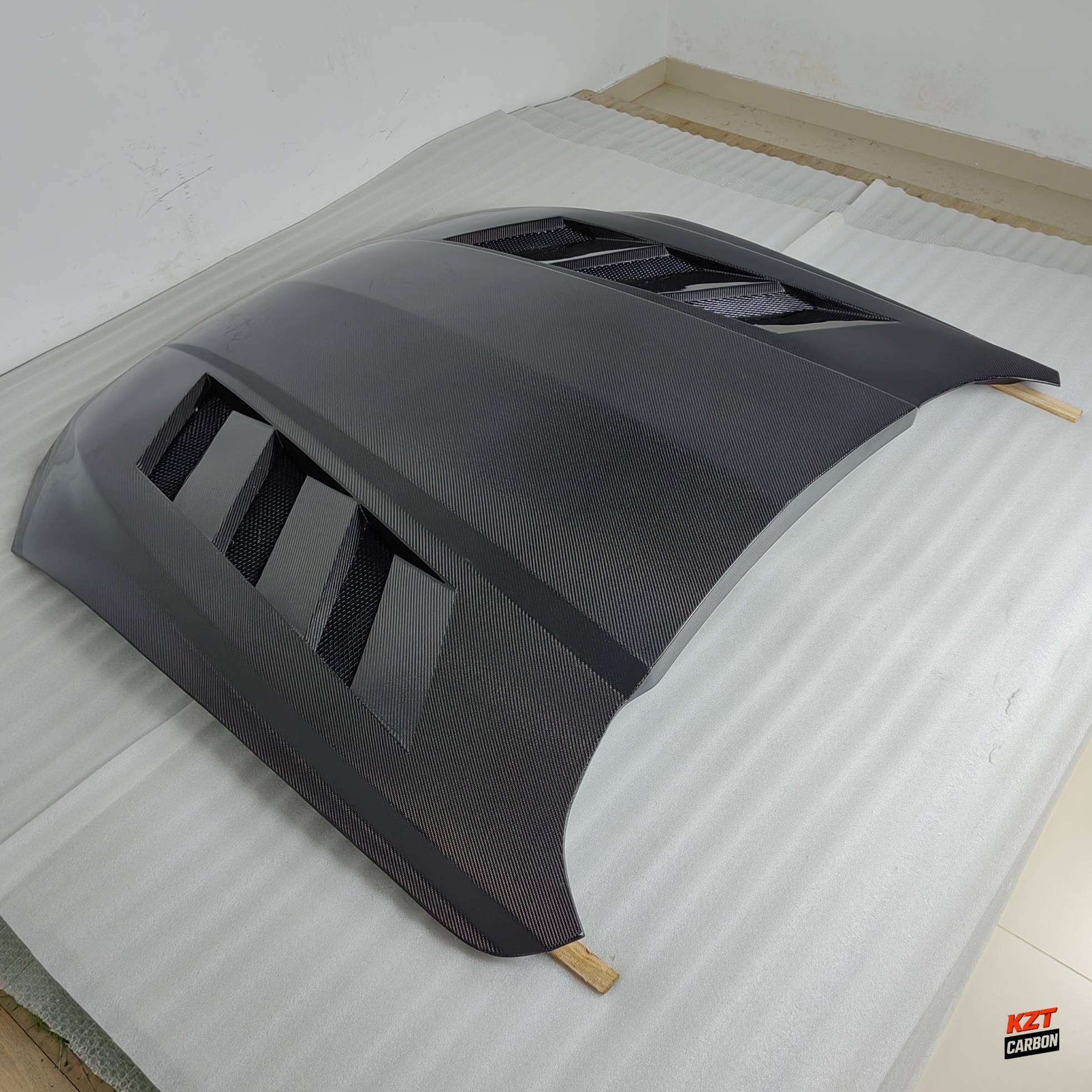 For Ford Mustang 2 Door 2018-23 Only Carbon MBJ Style Front Vented Cooling Hood