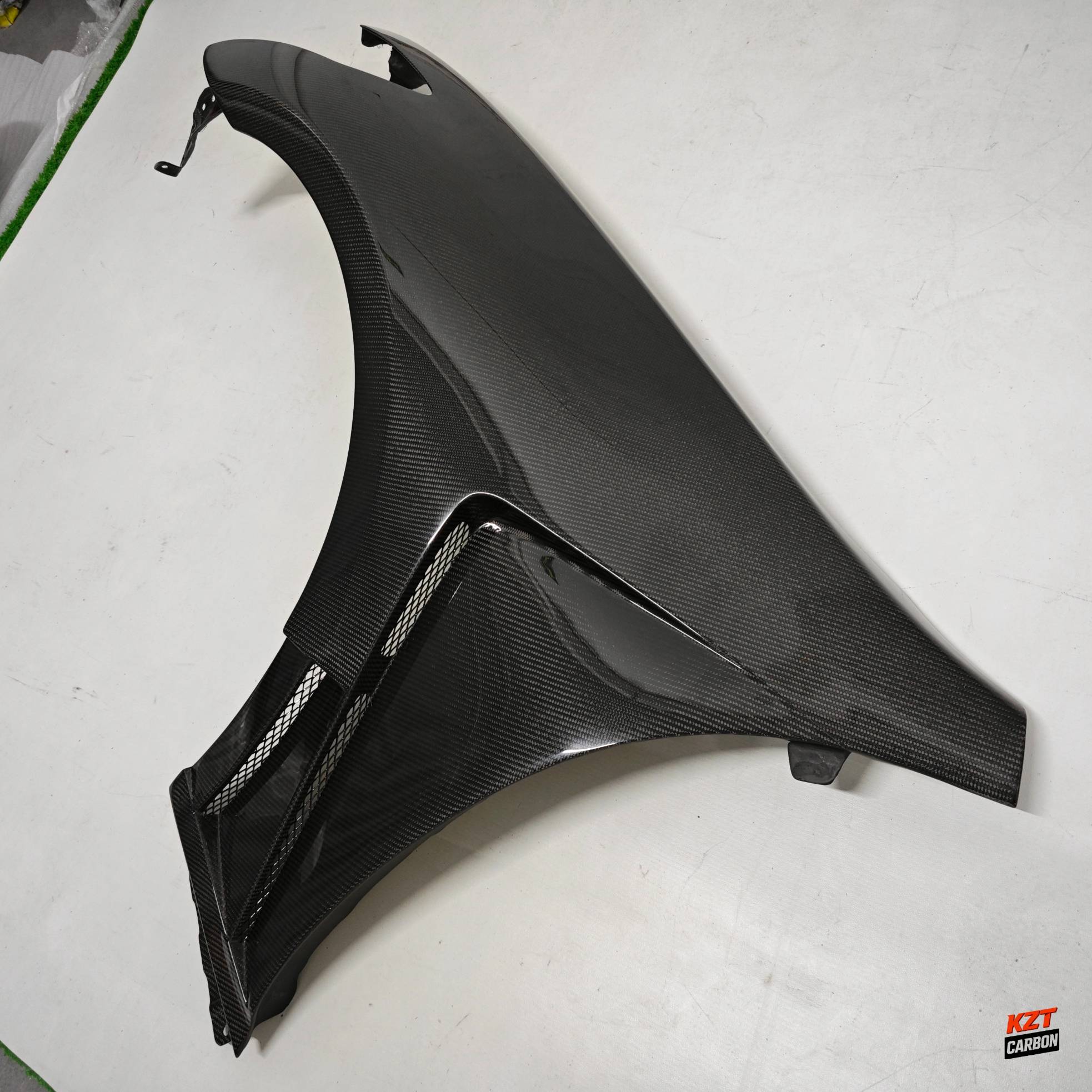 For Infiniti G37 Q40 4 Door Sedan 08-13 Carbon HT Style Vented Front Fender