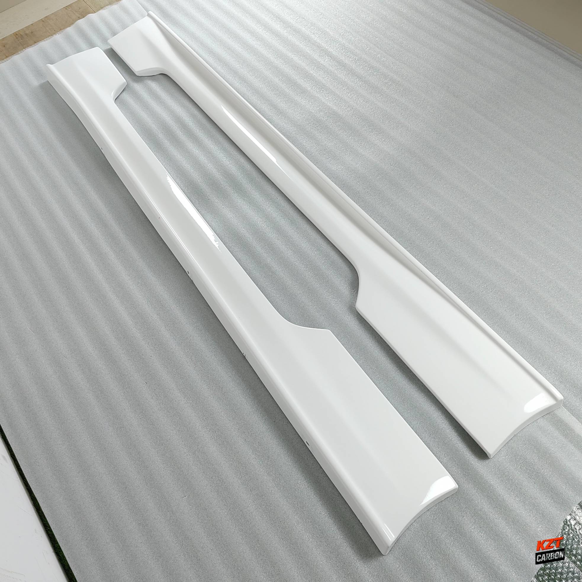 For Nissan Skyline R34 (GTT only) NSM Style Fiberglass Unpaint Side Skirts Pair