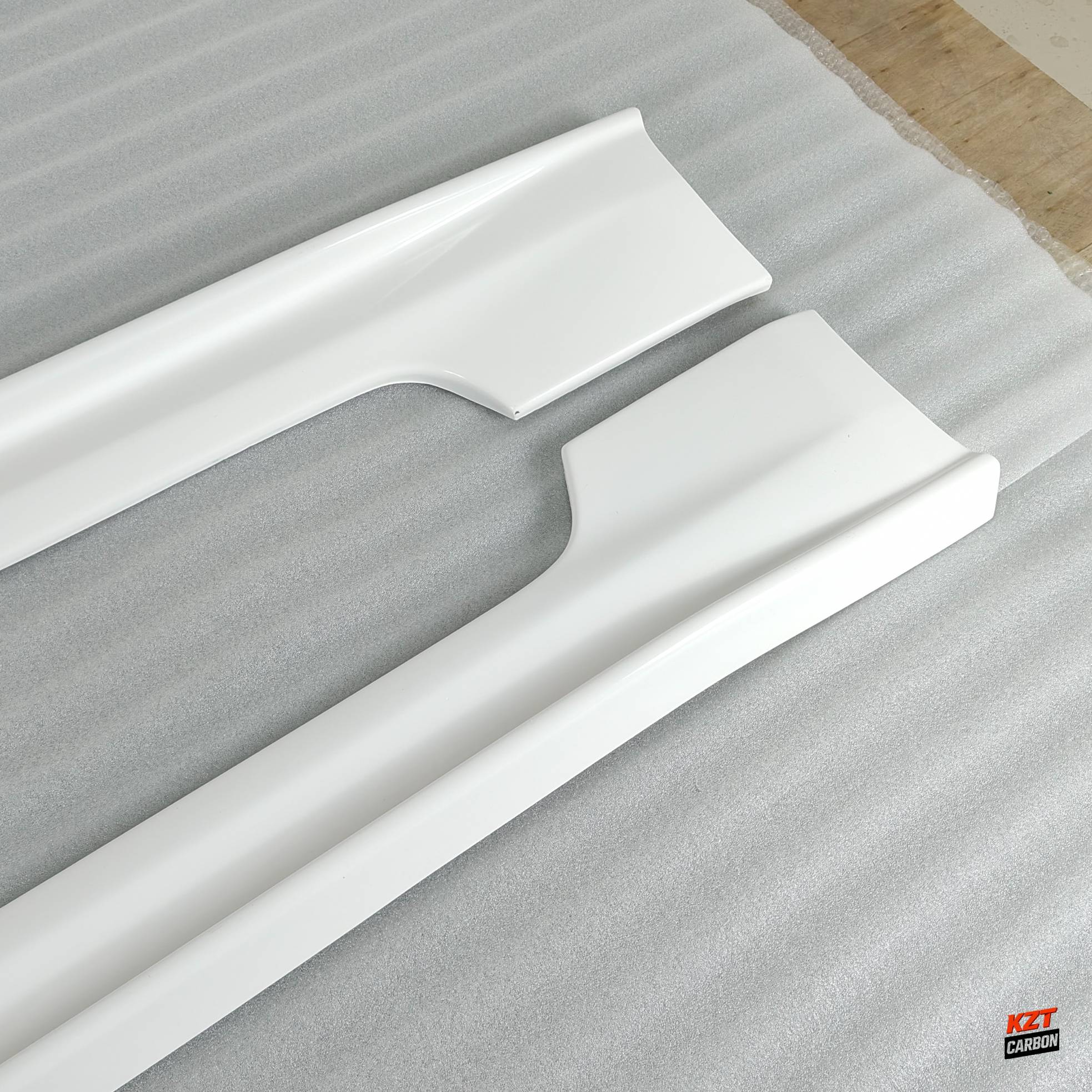 For Nissan Skyline R34 (GTT only) NSM Style Fiberglass Unpaint Side Skirts Pair