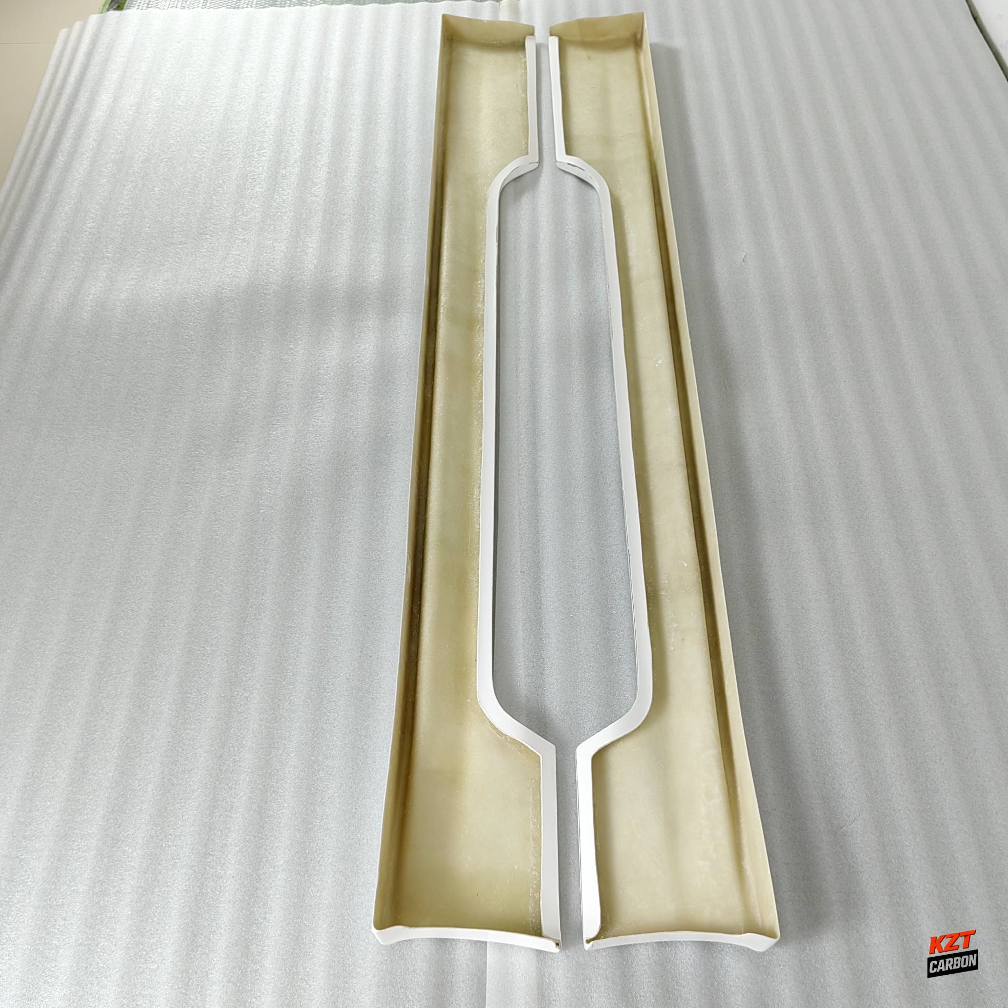 For Nissan Skyline R34 (GTT only) NSM Style Fiberglass Unpaint Side Skirts Pair