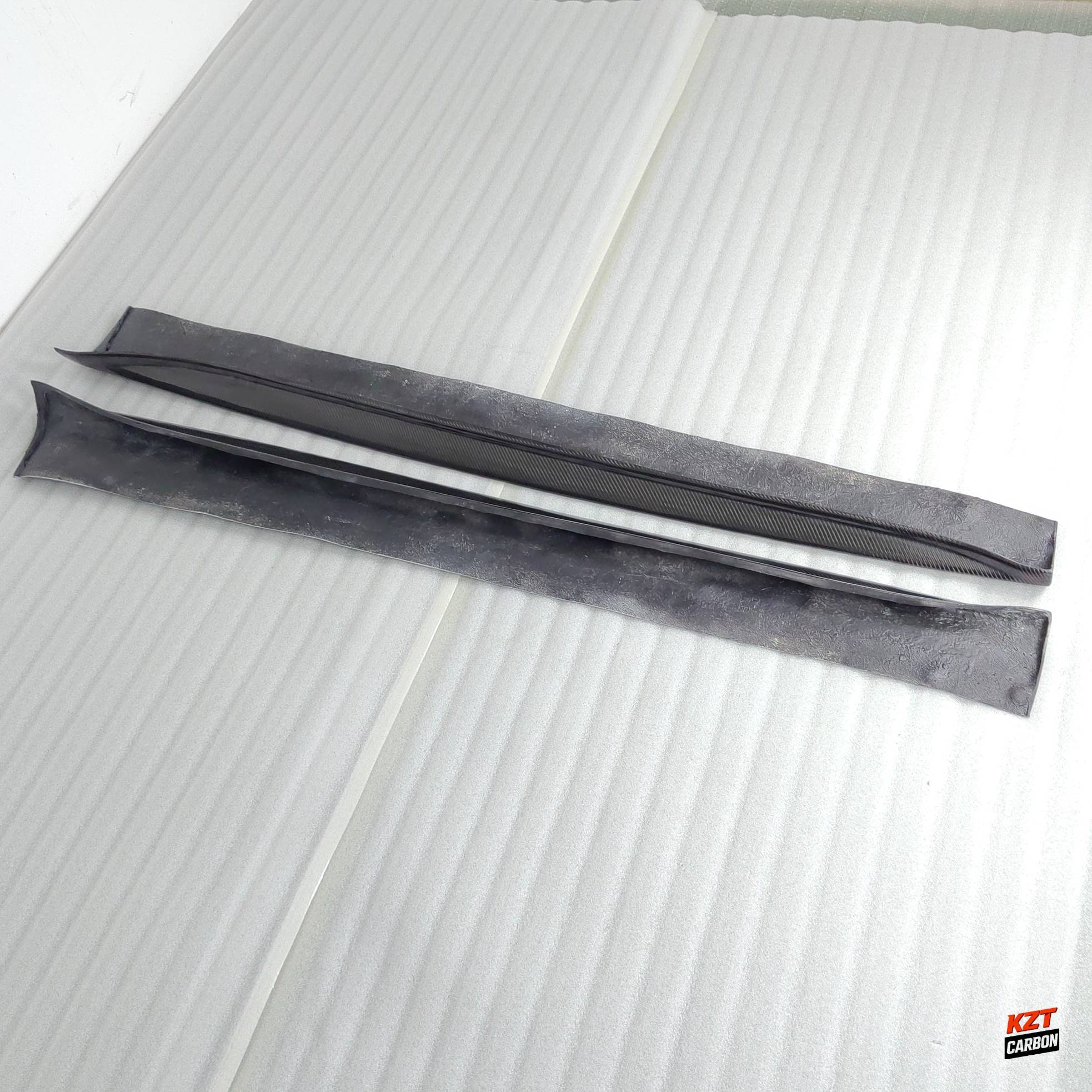 For Porsche 911 991.2 2015-19 Carbon Fiber GT2RS Style Side Skirts Body Kits