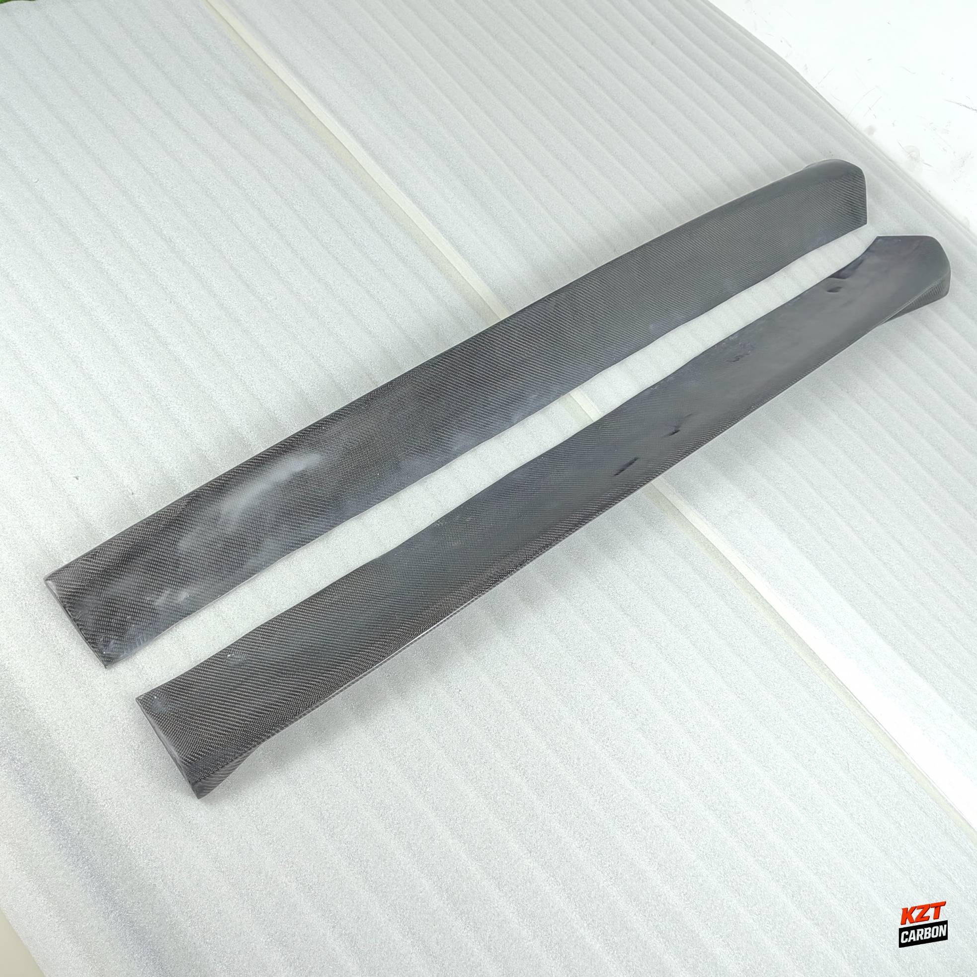 For Porsche 911 991.2 2015-19 Carbon Fiber GT2RS Style Side Skirts Body Kits