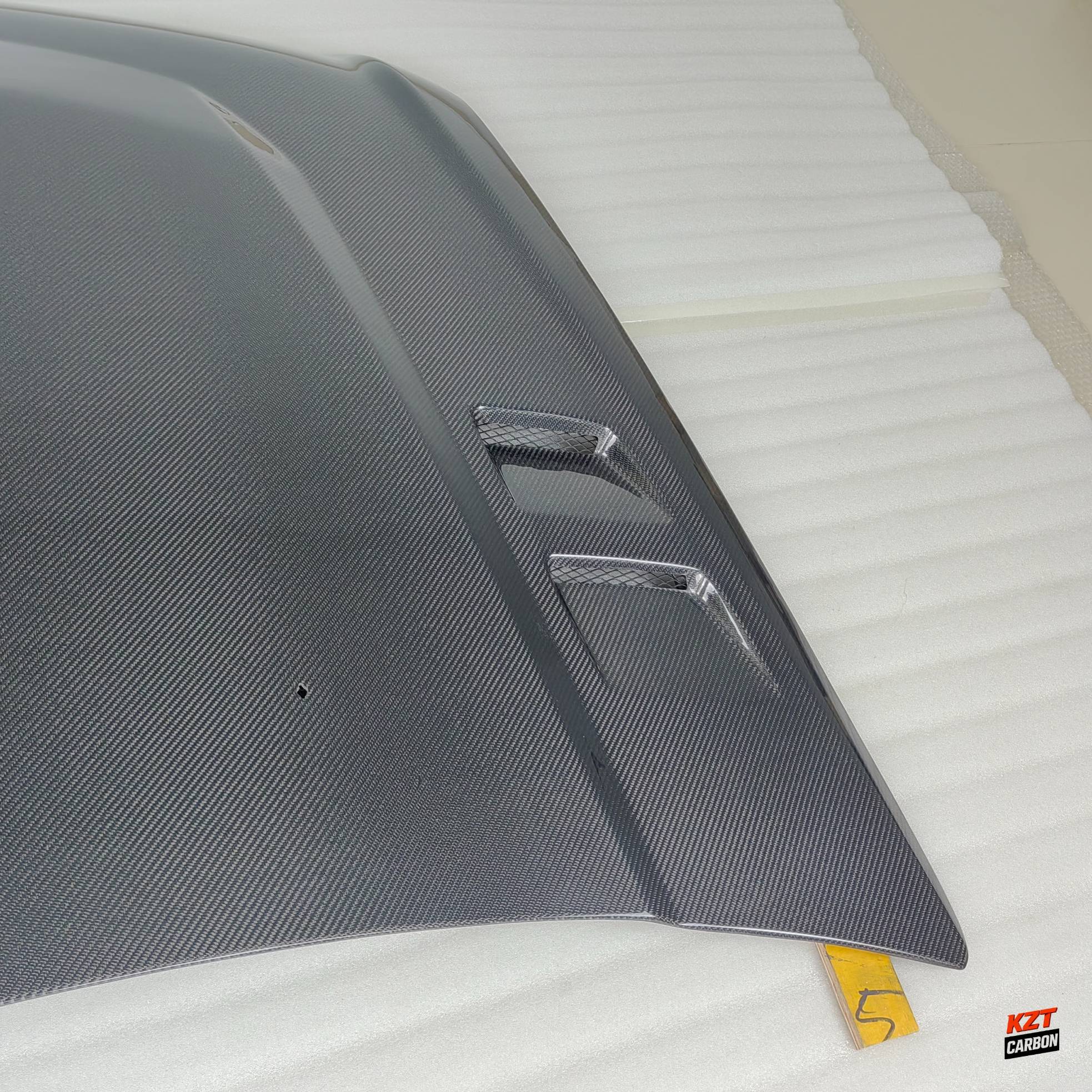 For Caddilac CTS 08-13 Coupe & Sedan Carbon Fiber OE Style Front Cooling Hood