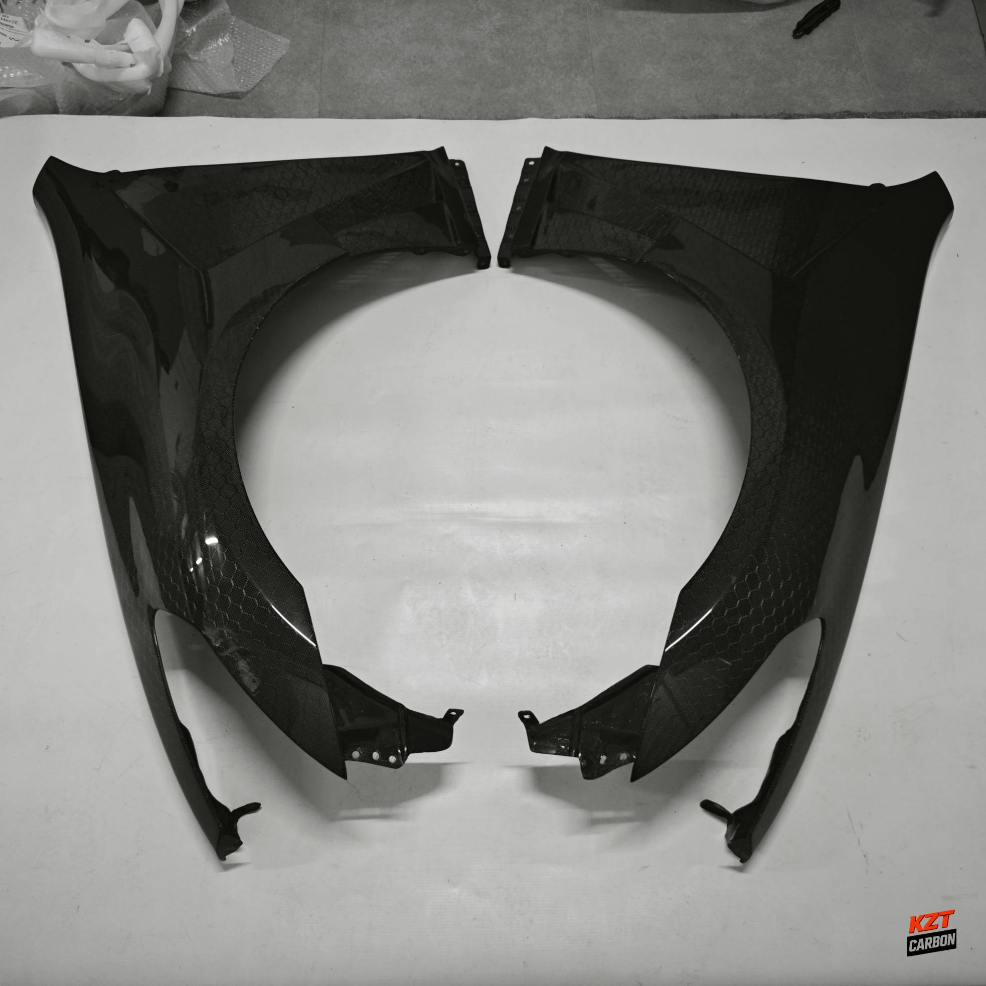 For Infiniti G37 Q40 4 Door Sedan 08-13 Honeycomb Carbon HT Style Vented Front Fender
