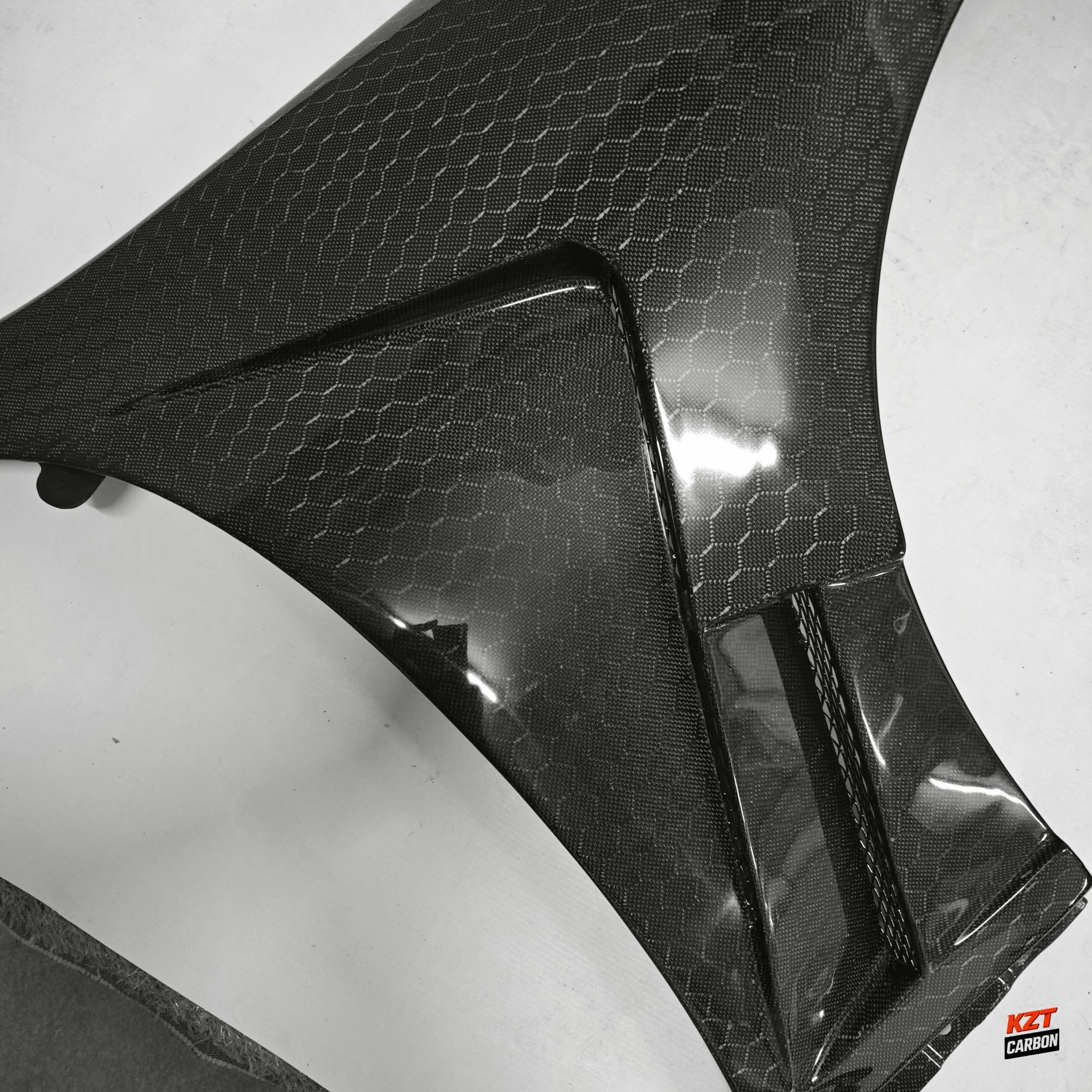 For Infiniti G37 Q40 4 Door Sedan 08-13 Honeycomb Carbon HT Style Vented Front Fender