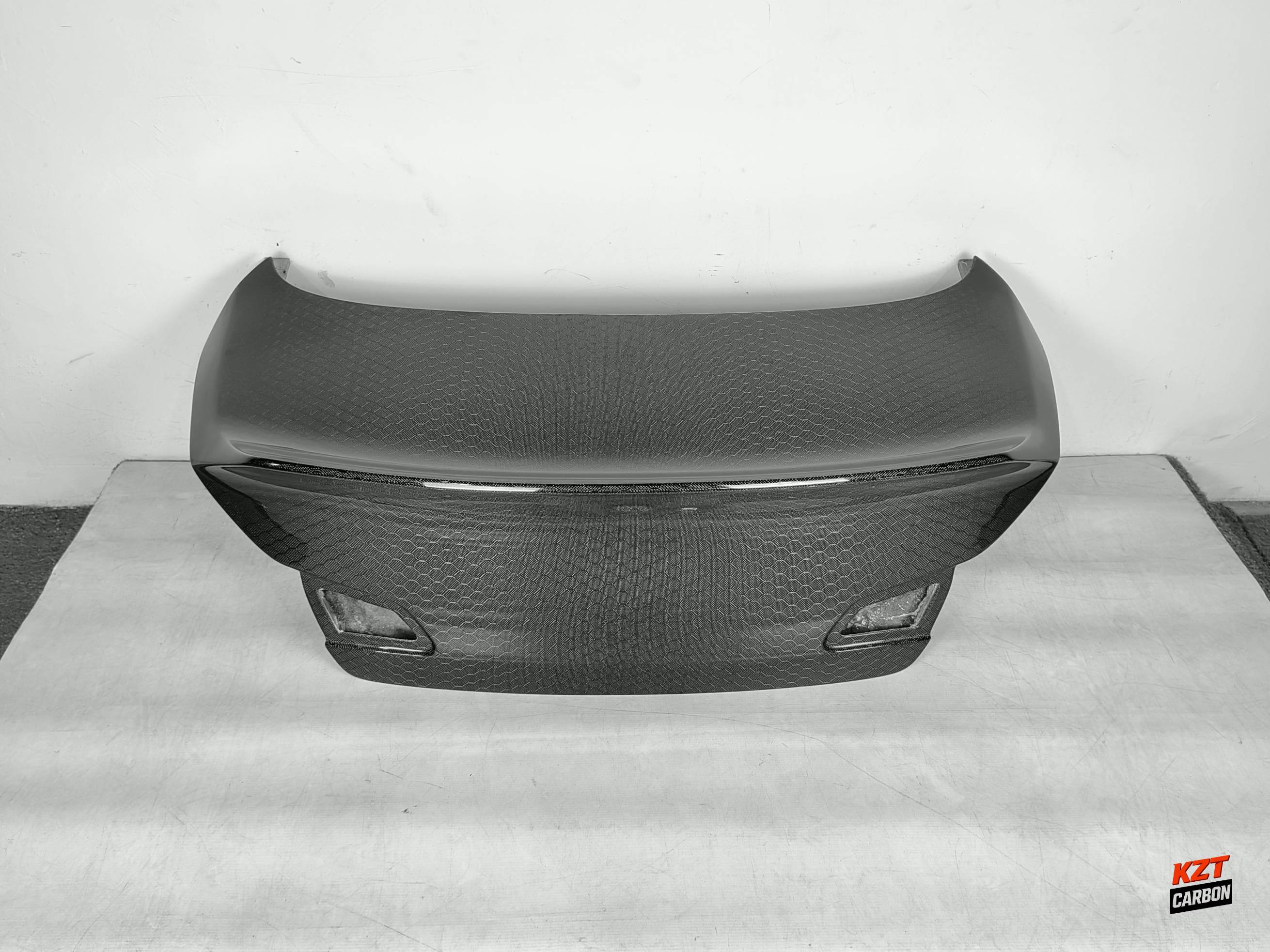 For Infiniti G37 Q40 (Sedan Only) Honeycomb Carbon HT Rear Trunk (W/Camera Hole)