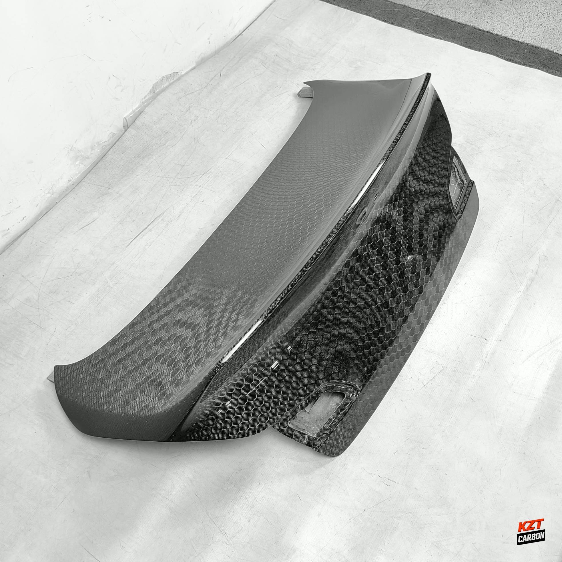 For Infiniti G37 Q40 (Sedan Only) Honeycomb Carbon HT Rear Trunk (W/Camera Hole)