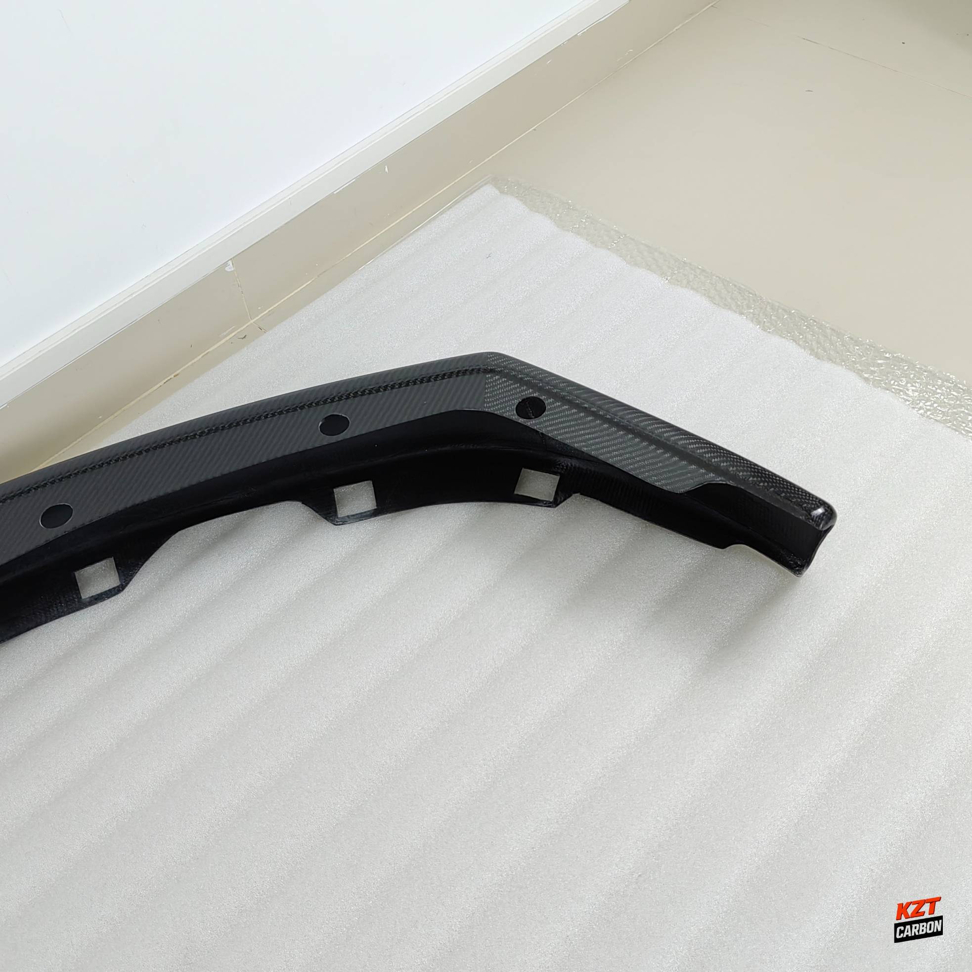 For Nissan R35 08-12 Only GTR ZL Style Carbon Fiber Front Bumper Bottom Lip