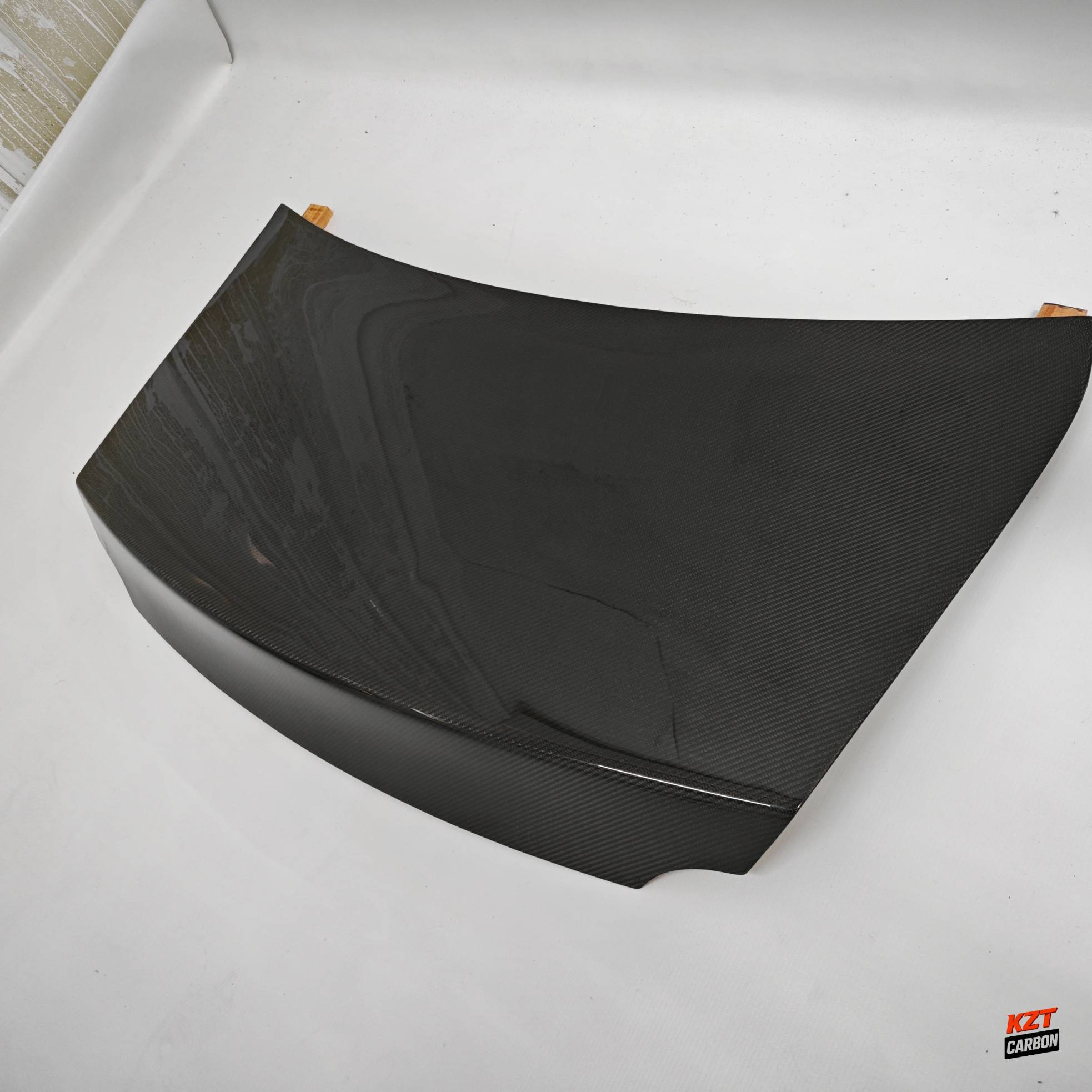 For R35 GTR OEM Style Trunk (4.5kg)