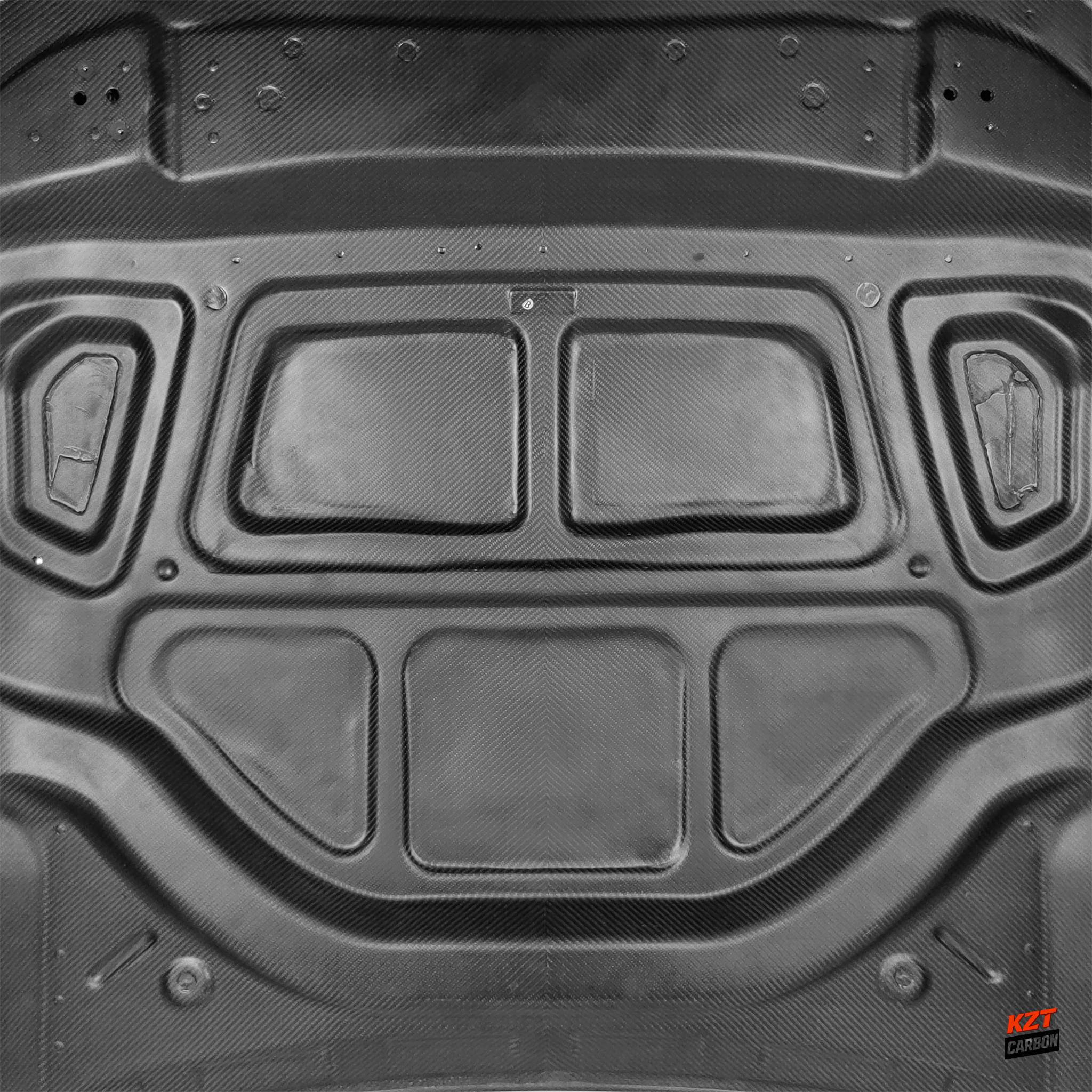 For BMW M4 G82 20-24 Coupe Dry Carbon Fiber R44 Style Front Vented Cooling Hood