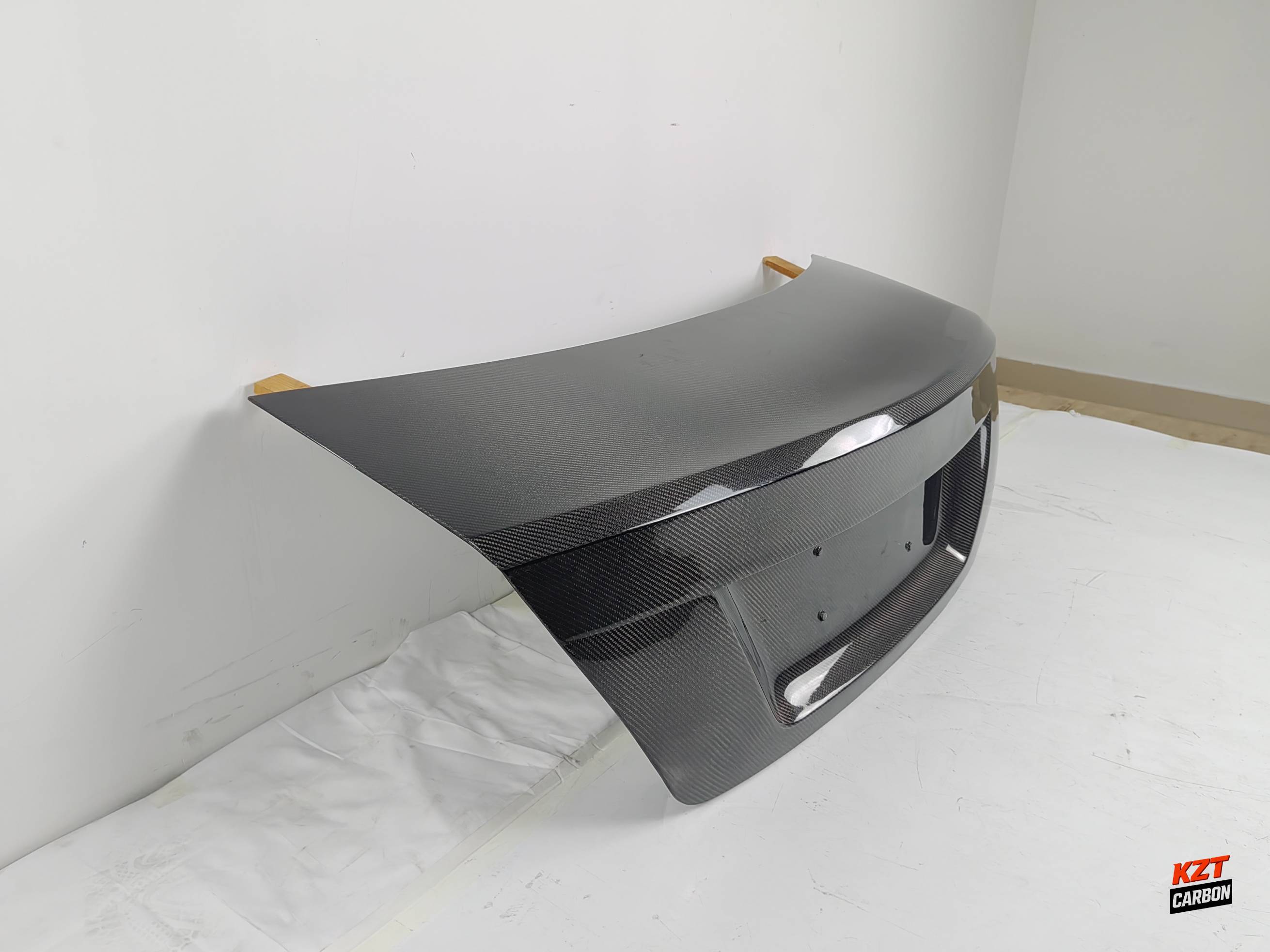 For Mercedes Benz W204 C250 Coupe 12-15 Carbon OE Style Rear Trunk Boot Lid