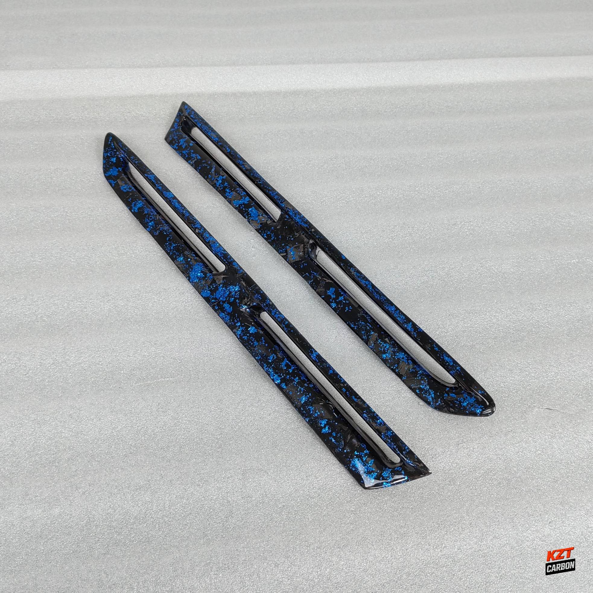 For Nissan R35 GTR OEM Front Fender Vents(Pairs) Blue Flakes Forged Carbon Fiber