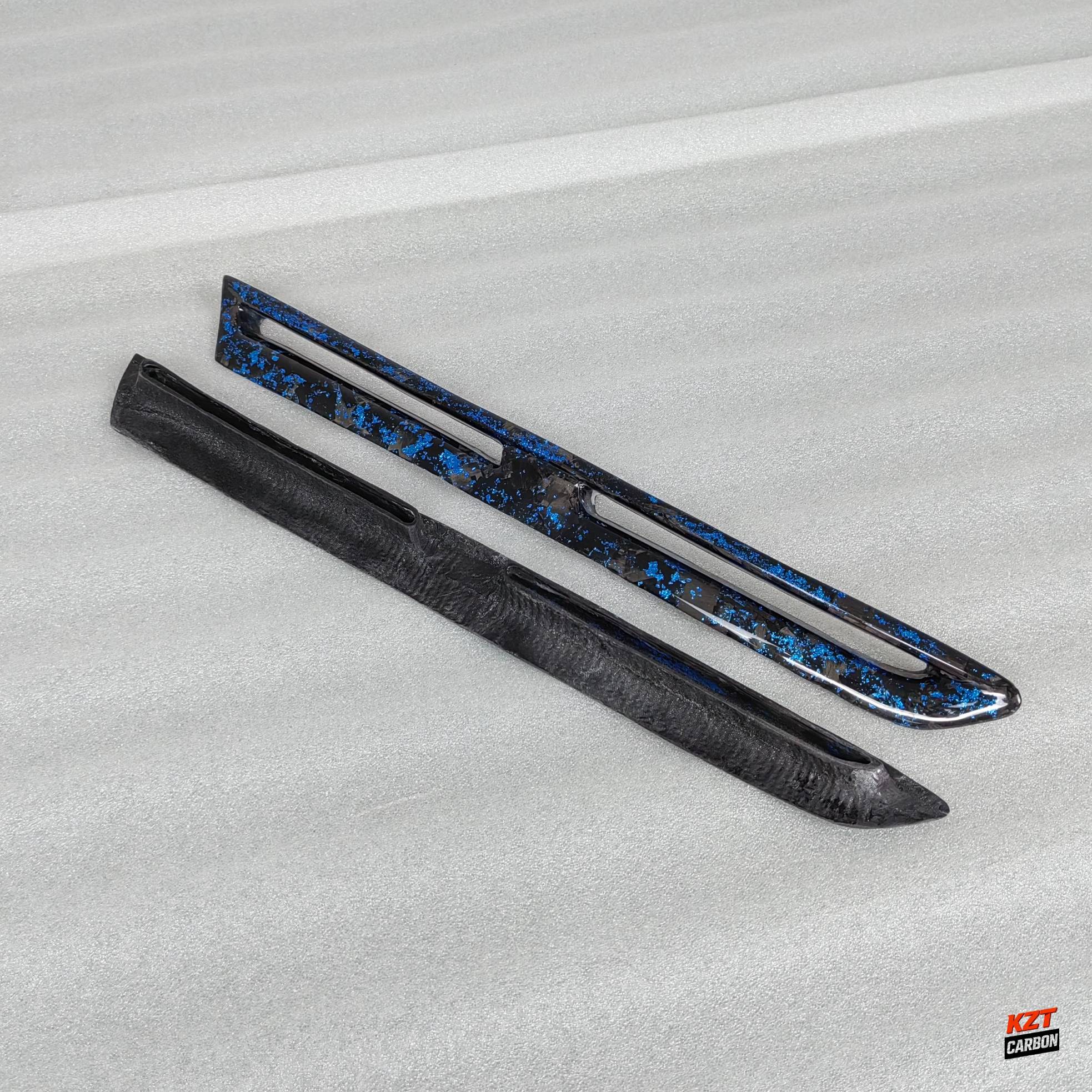 For Nissan R35 GTR OEM Front Fender Vents(Pairs) Blue Flakes Forged Carbon Fiber