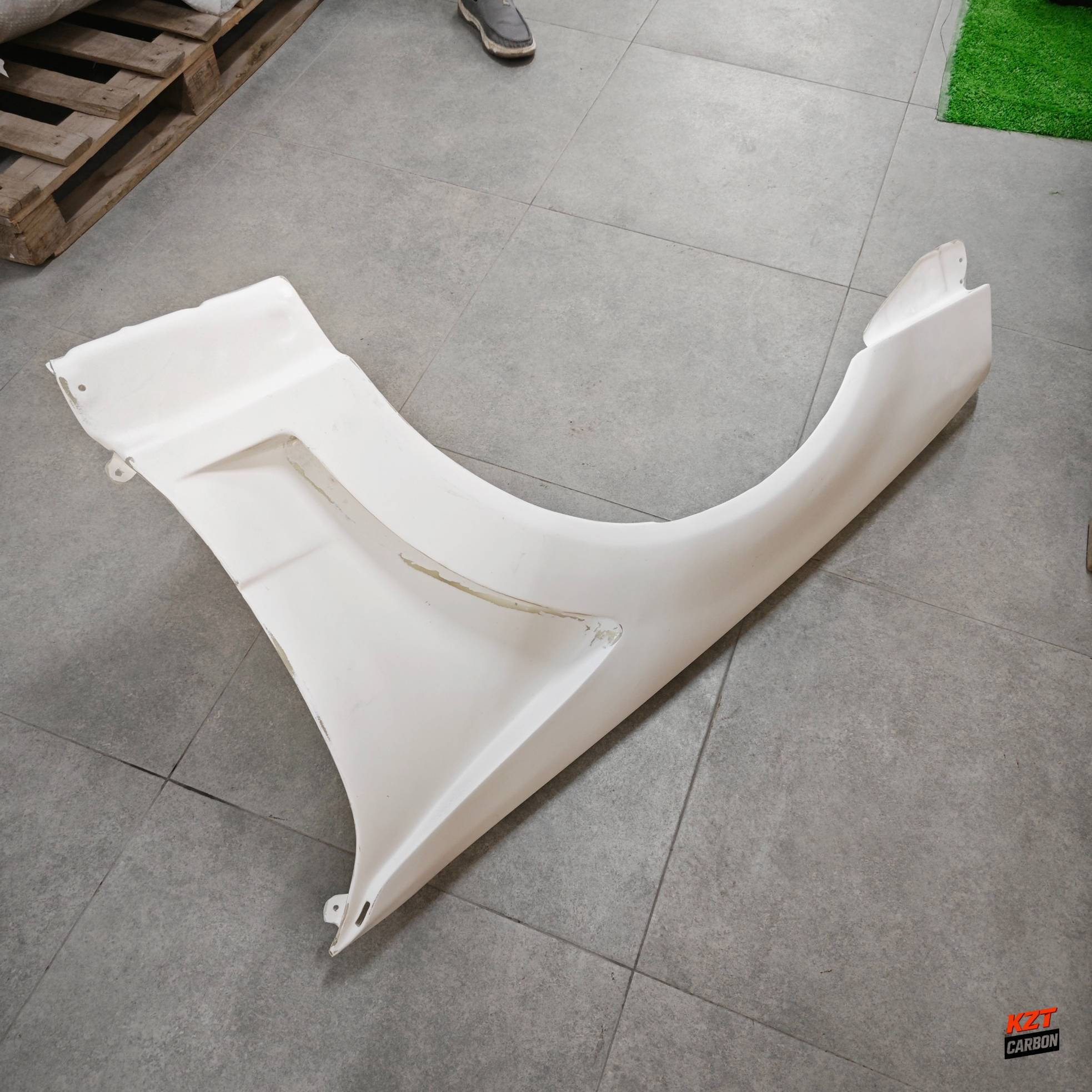 For Nissan Skyline R34 GTR DO Style FRP Unpaint Front Fender Pair Replacement