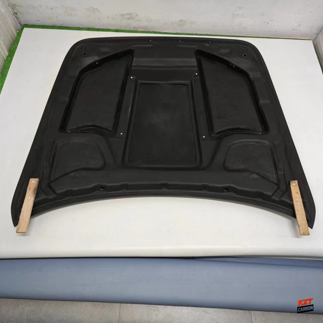 For Infiniti G37 Q40 4 Door Sedan 2008-13 Carbon Fiber KZ Style Front Hood Bonnet