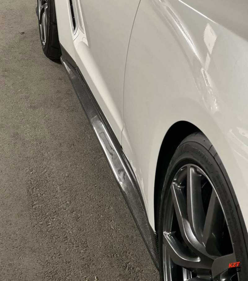 For R35 GTR ZL StyleSide Skirt