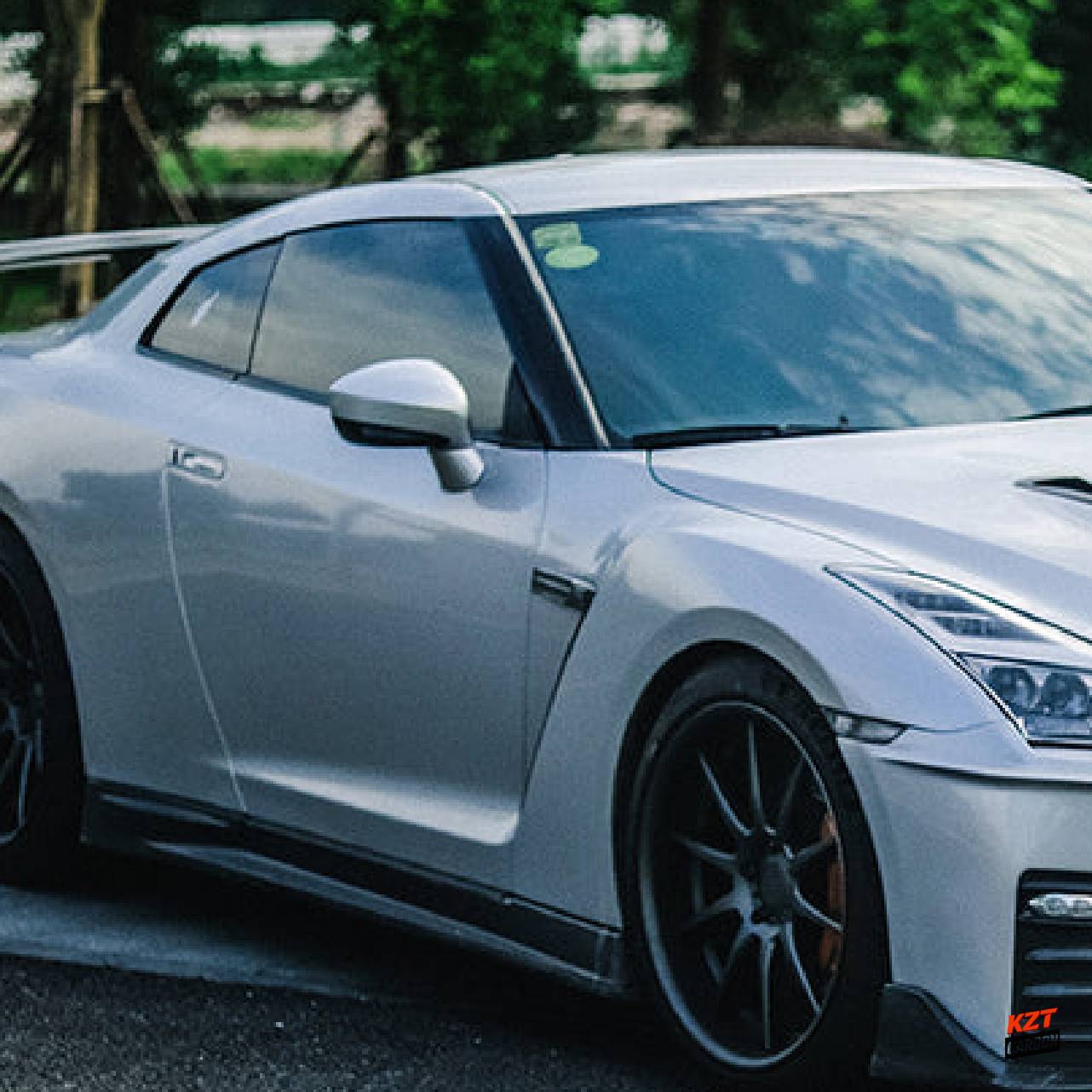 For Nissan GTR R35 CBA DBA 4BA (08-23) KZ Style Carbon Lower Mirror Cover Panel