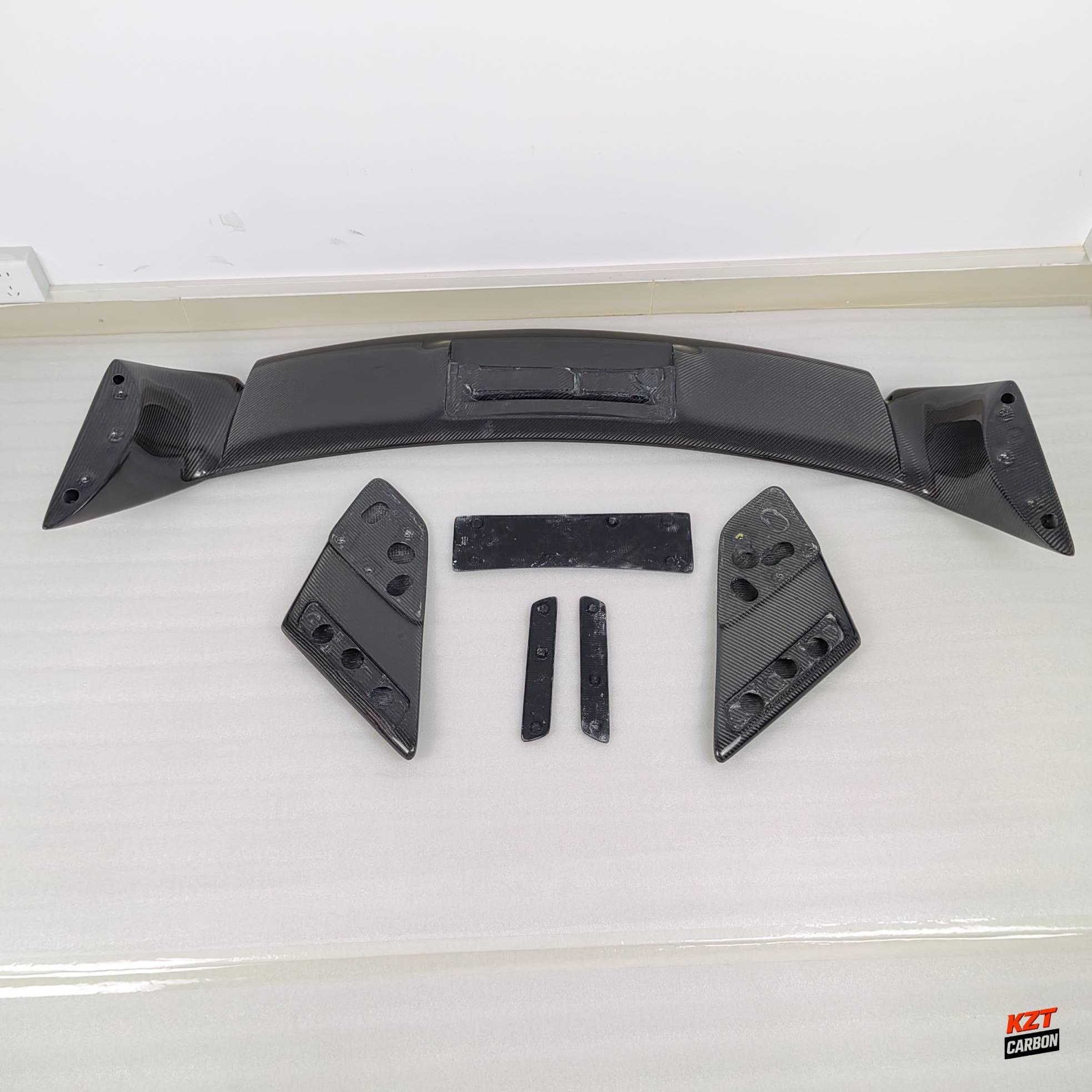 For Nissan GTR R35 Coupe 2D 08-24 Carbon TOM Style Rear Trunk GT Spoiler Wing